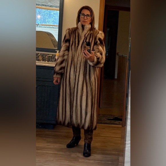 Fitch Fur Coat - Picture 9 of 9